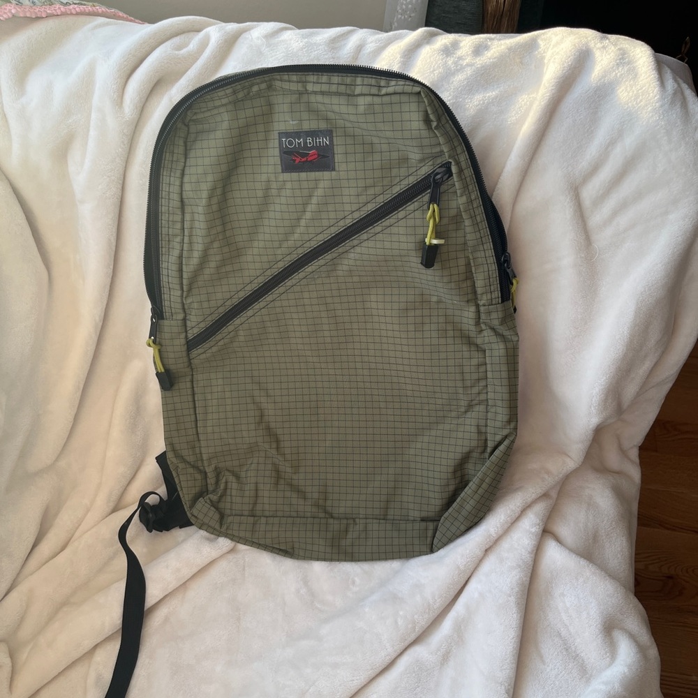 Tom Bihn Daylight Backpack in Taiga
